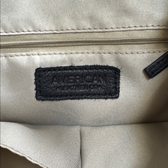 American Leather Crossbody Bag - Picture 3 of 7